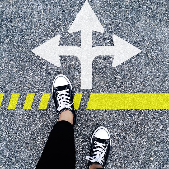 choose the right direction 1536336 640